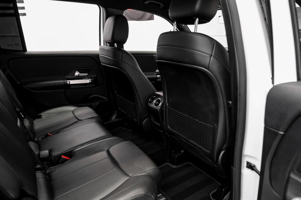 Used 2021 Mercedes-Benz GLB 250 w/ Premium Package image 40