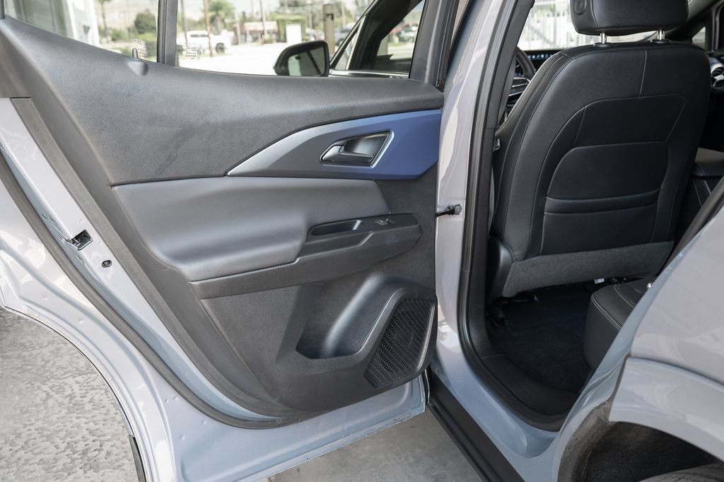 Used 2024 Chevrolet Equinox EV LT FWD image 33