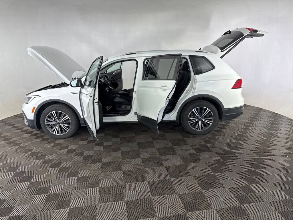 Used 2024 Volkswagen Tiguan Wolfsburg Edition AWD/4WD image 10
