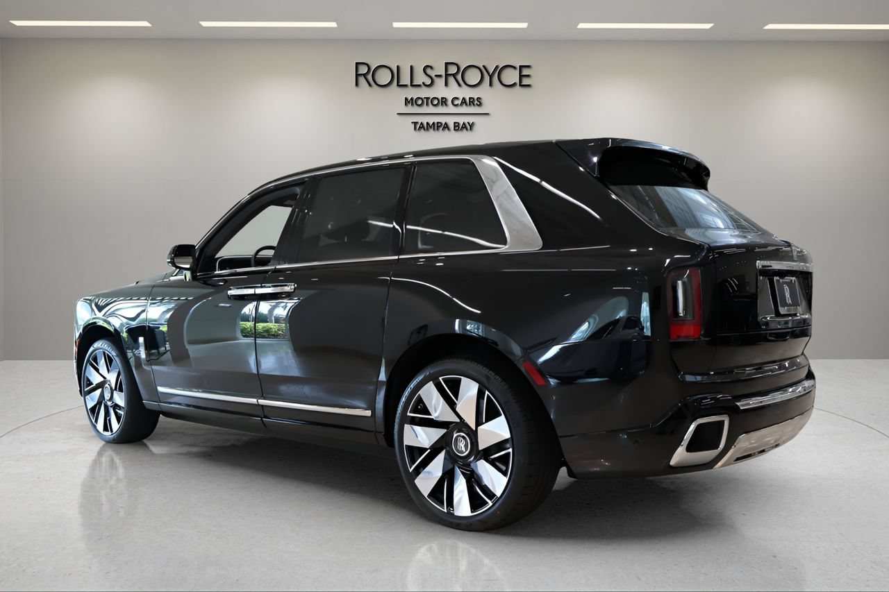 New 2026 Rolls-Royce Cullinan AWD/4WD image 10