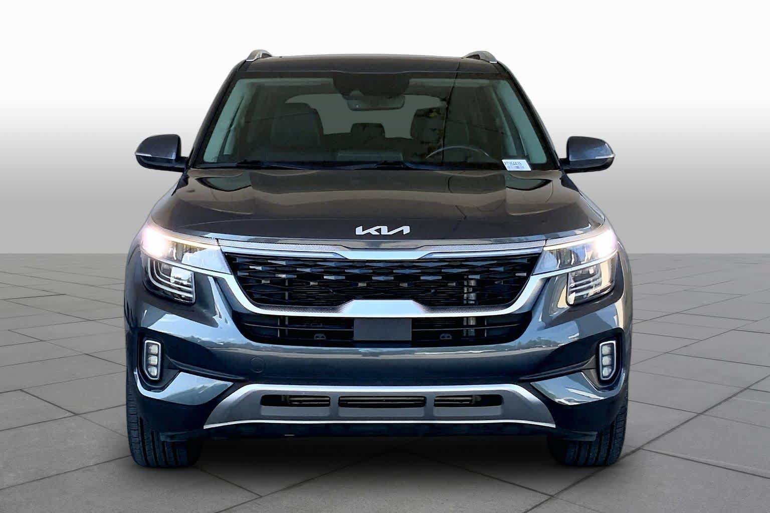 Used 2023 Kia Seltos SX w/ SX Sunroof Package AWD/4WD image 4