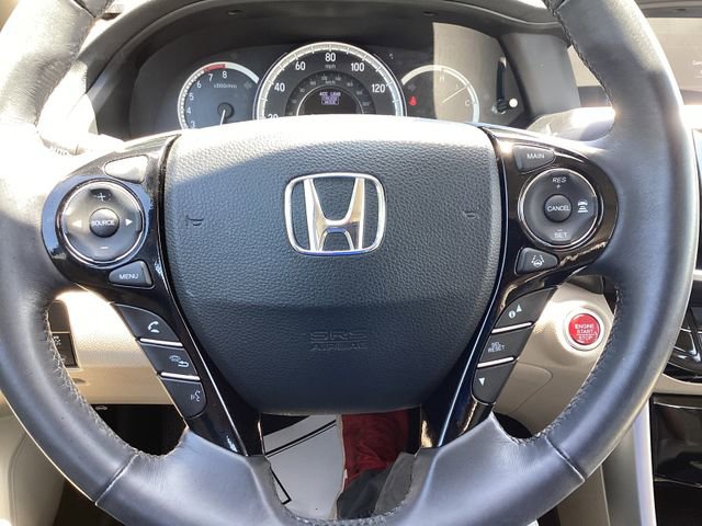 Used 2017 Honda Accord Touring image 9