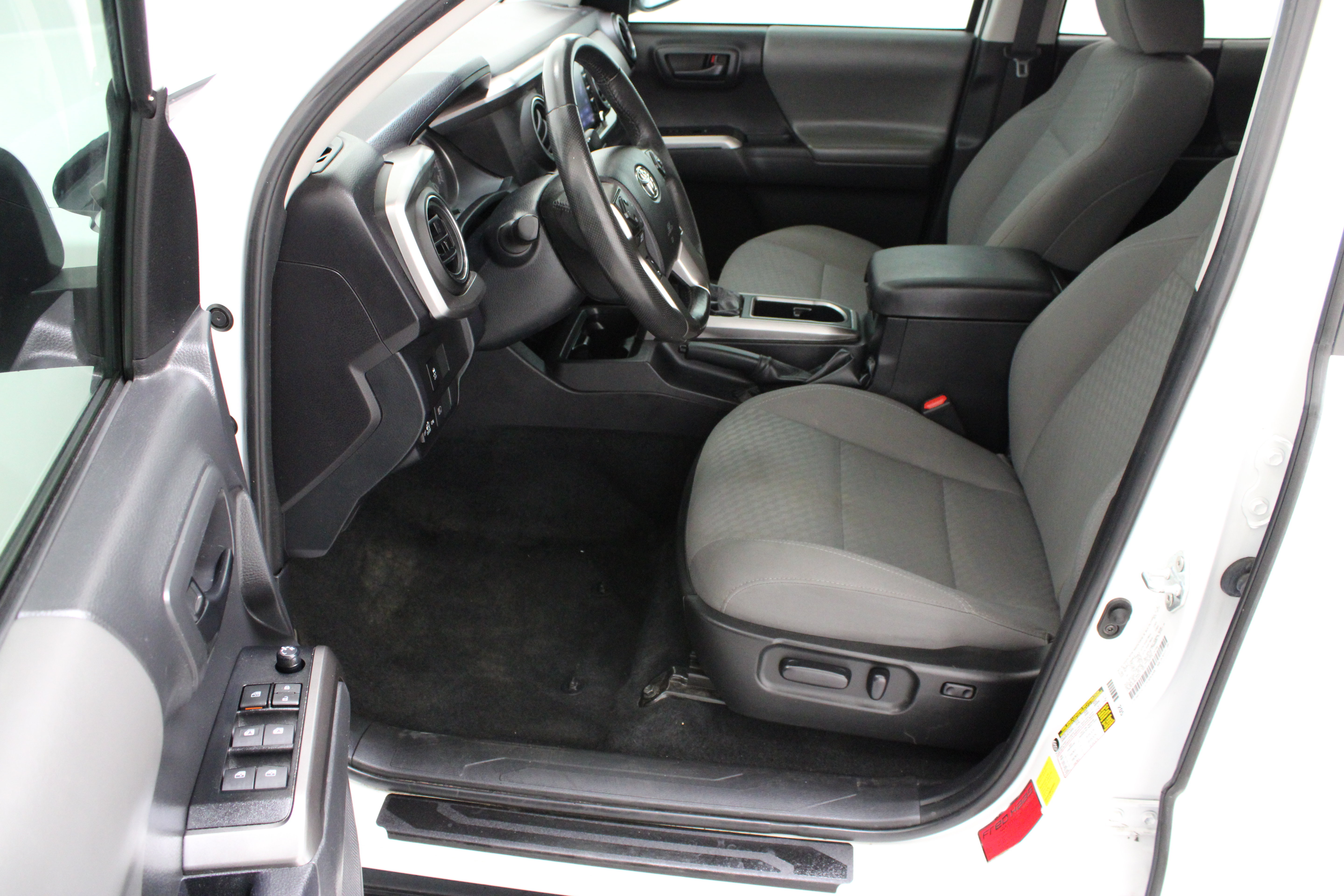 Used 2023 Toyota Tacoma SR5 RWD image 14