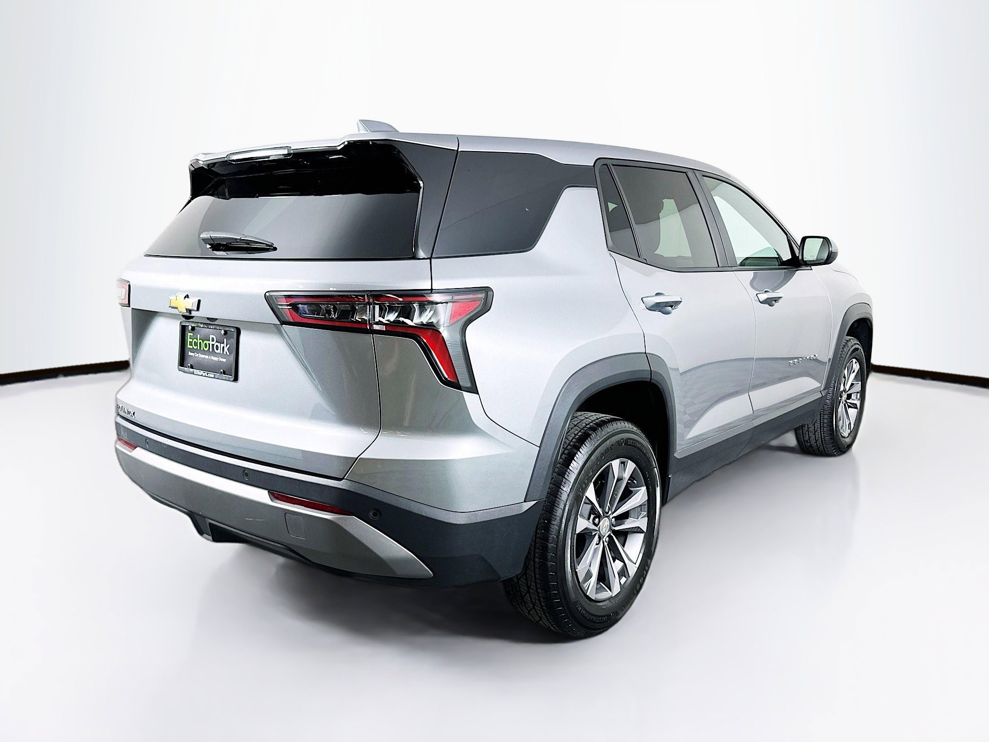 Used 2025 Chevrolet Equinox LT FWD image 9