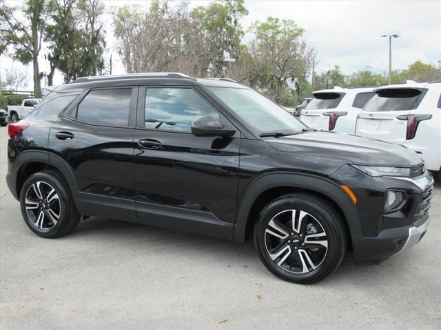 Used 2023 Chevrolet TrailBlazer LT image 2