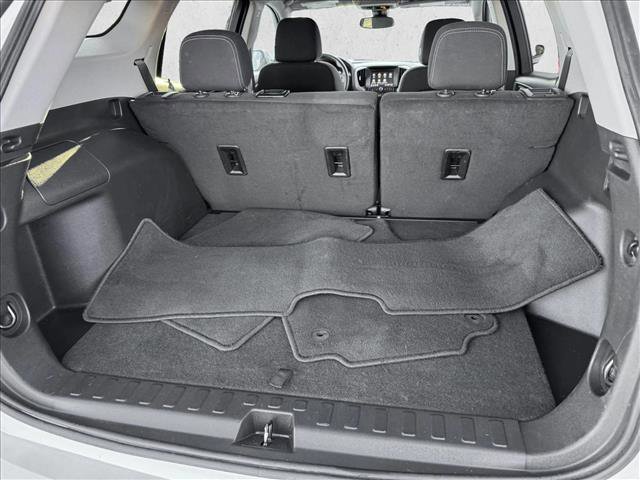 Used 2024 GMC Terrain SLE image 8