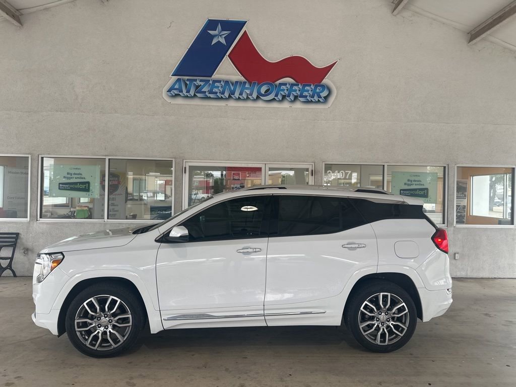Used 2022 GMC Terrain Denali AWD/4WD image 2