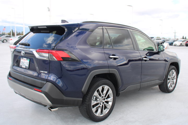 Certified 2022 Toyota RAV4 Limited image 3