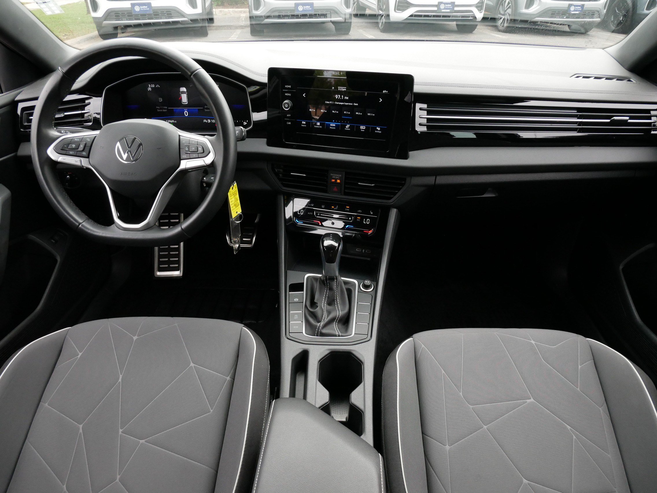 Certified 2025 Volkswagen Jetta Sport FWD image 10