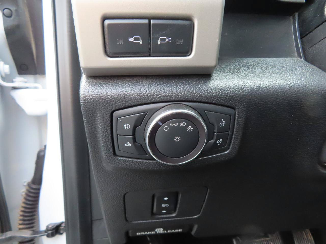 Used 2018 Ford F350 Lariat w/ Lariat Value Package AWD/4WD image 32