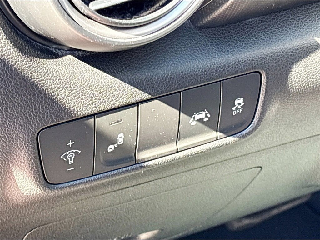 Used 2019 Hyundai Kona Limited image 10