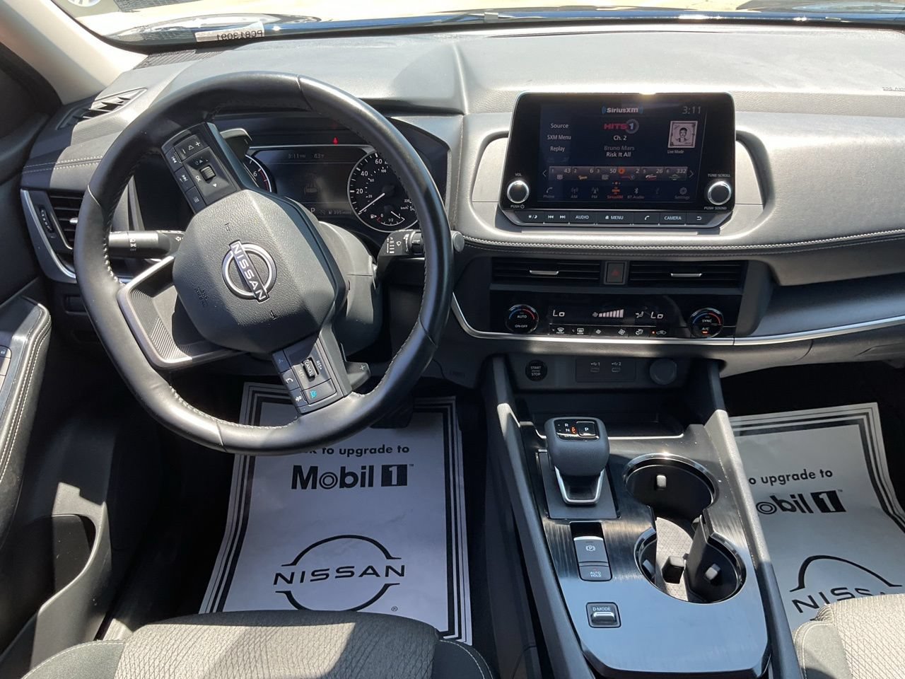 Used 2025 Nissan Rogue SV FWD image 14