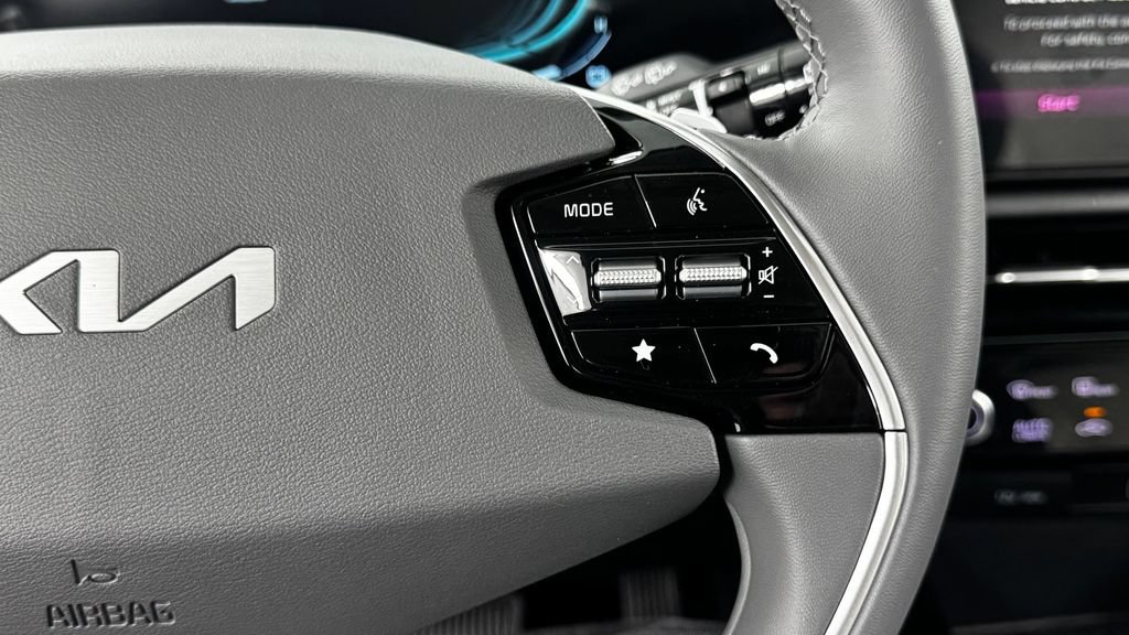 New 2026 Kia Niro EX FWD image 22