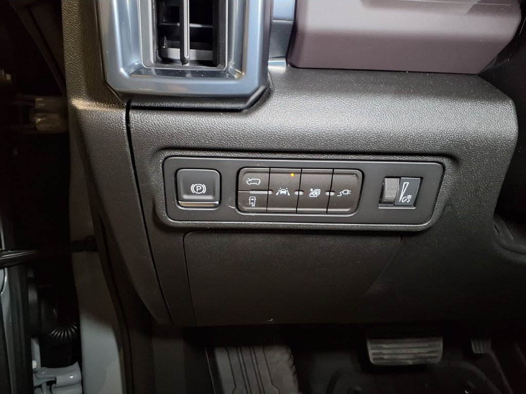 New 2026 GMC Hummer EV SUV w/ LPO, Dark Essentials Package AWD/4WD image 17