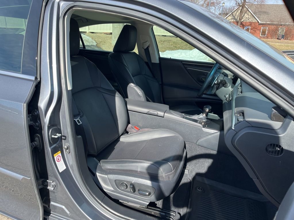 Used 2019 Lexus ES 350 Ultra Luxury image 22