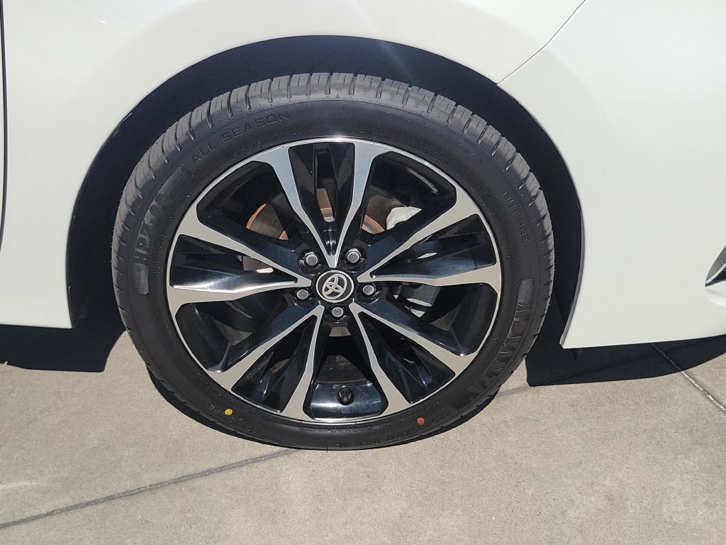 Used 2019 Toyota Corolla SE w/ Carpet Mat Package (TMS) FWD image 6