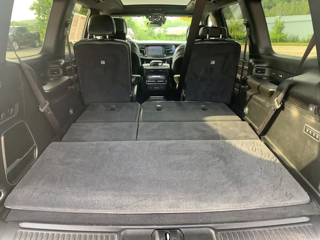 Used 2022 Jeep Wagoneer Series III w/ Premium Group I AWD/4WD image 5