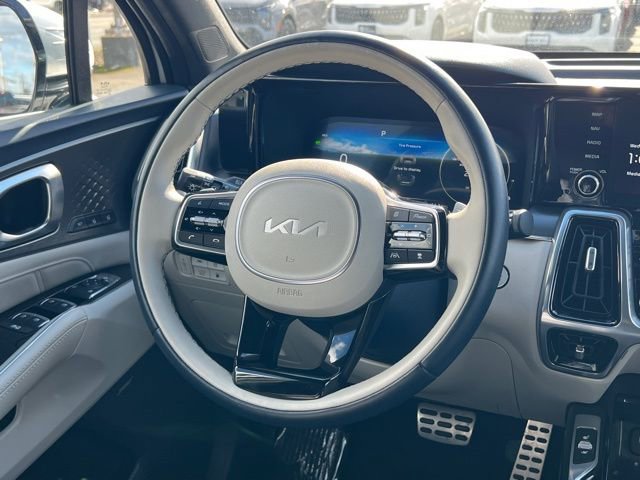 Used 2023 Kia Sorento SX Prestige image 16