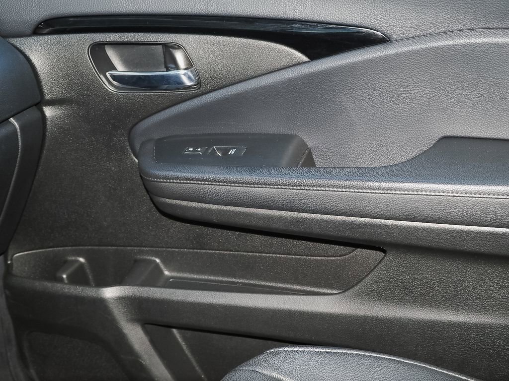 Used 2022 Honda Pilot Touring image 32