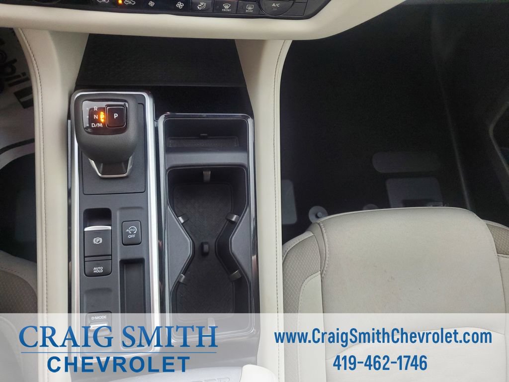 Used 2025 Nissan Pathfinder SV FWD image 31