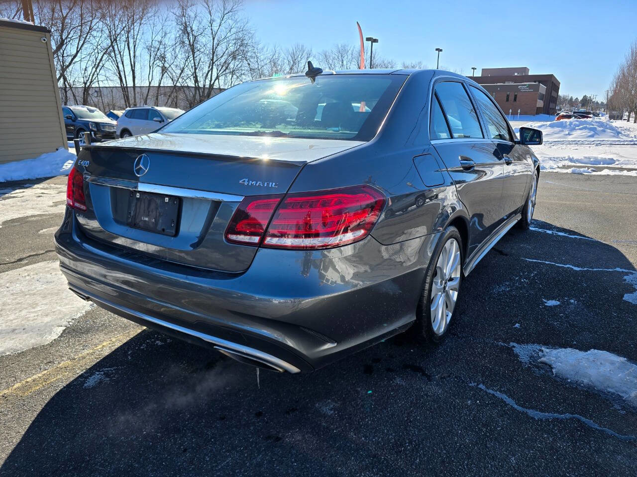 Used 2016 Mercedes-Benz E 400 E 400 4MATIC AWD 4dr Sedan image 3