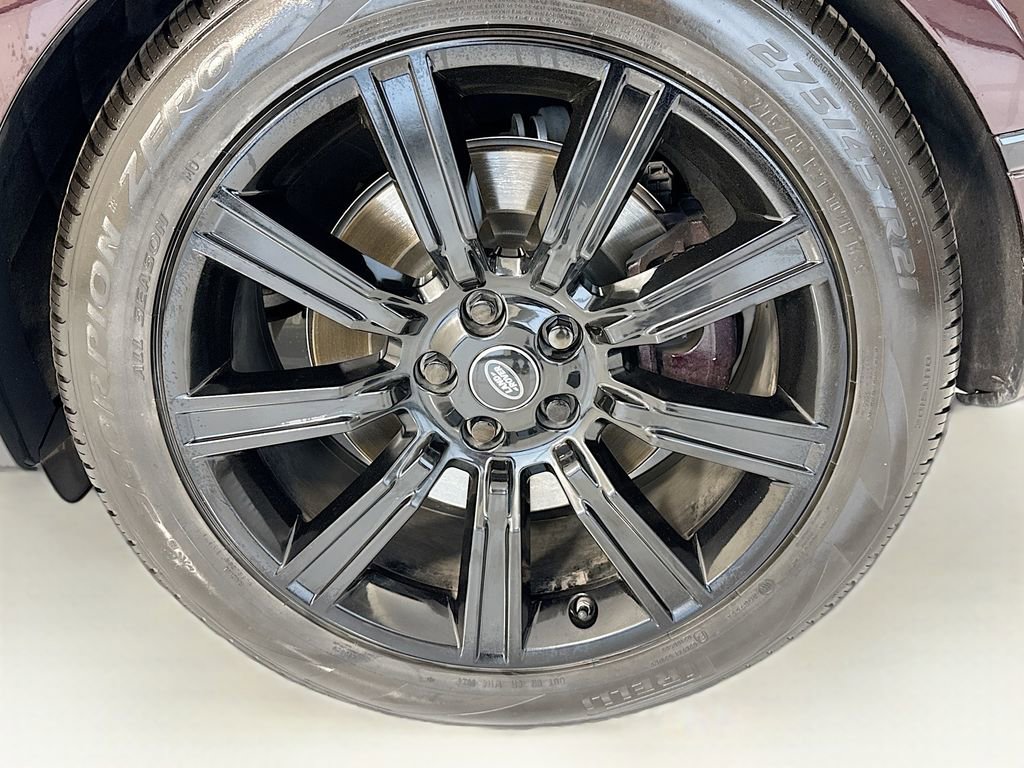 Used 2020 Land Rover Range Rover HSE image 32