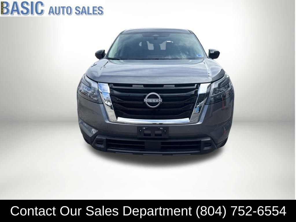 Used 2025 Nissan Pathfinder S image 3
