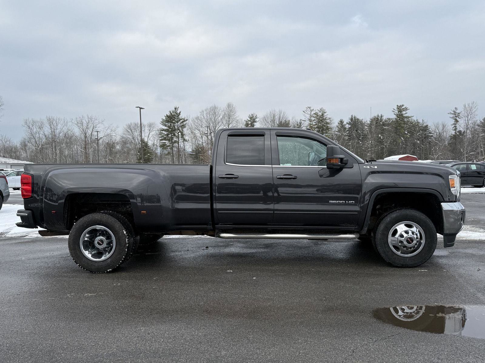 Used 2016 GMC Sierra 3500 SLE w/ SLE Preferred Package image 4
