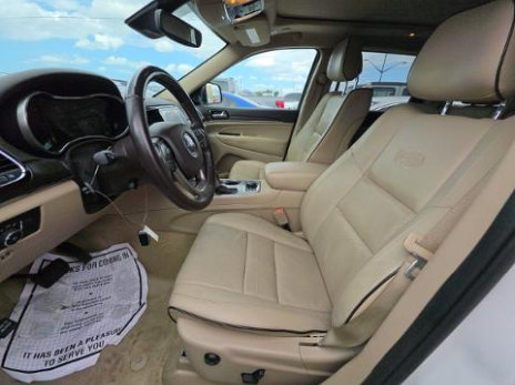 Used 2019 Jeep Grand Cherokee Overland AWD/4WD image 7