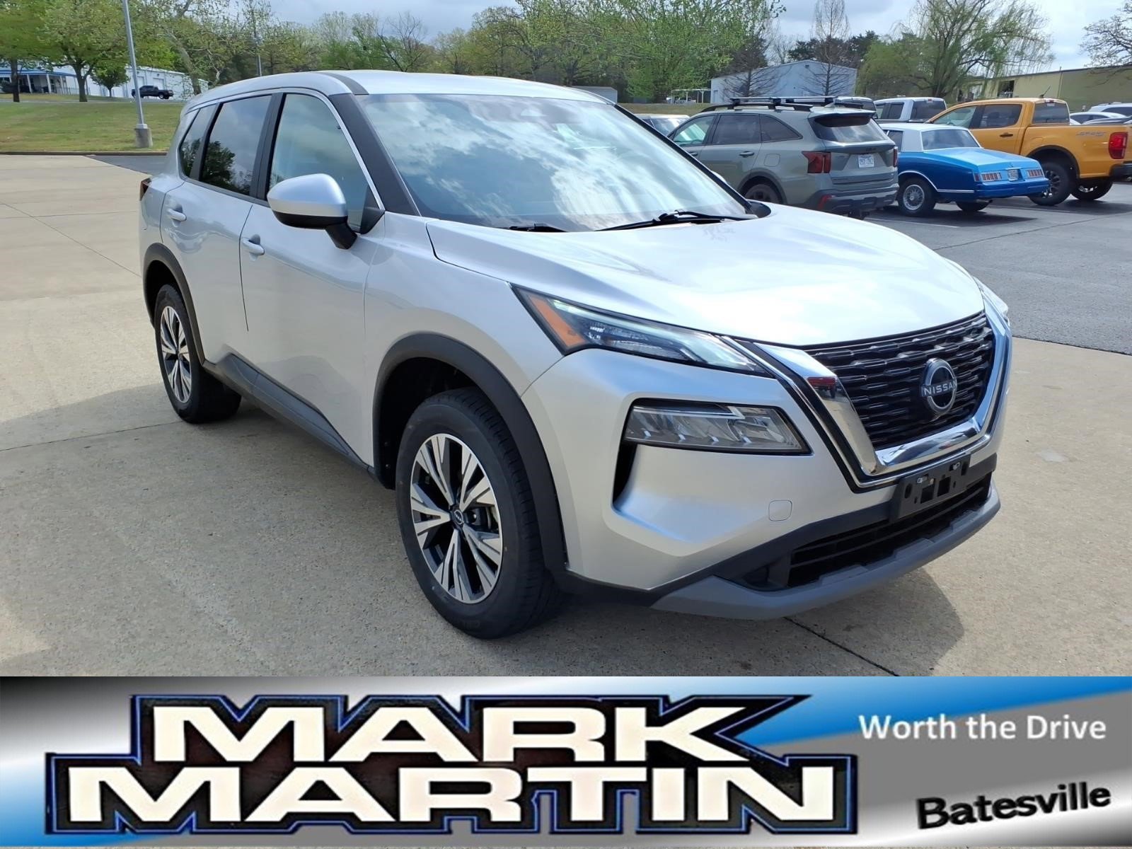 Used 2023 Nissan Rogue SV AWD/4WD image 1