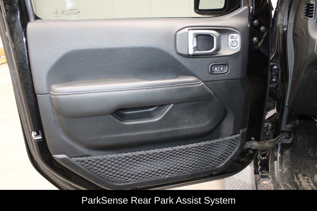 Used 2019 Jeep Wrangler Unlimited Sahara image 14