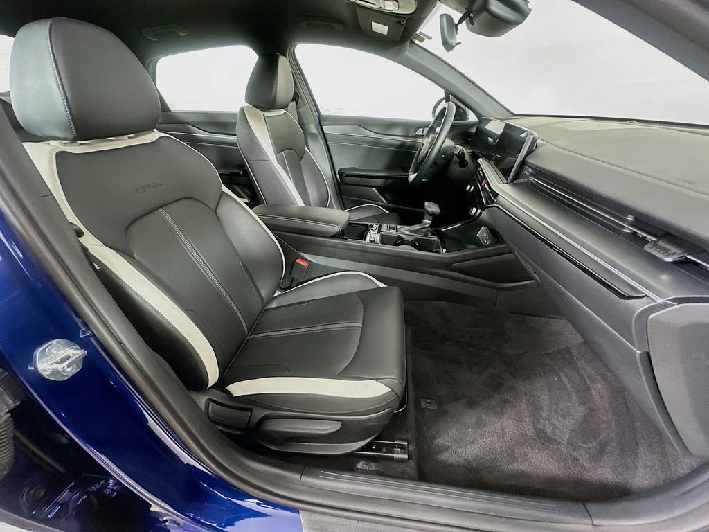 Certified 2025 Kia K5 GT-Line image 7