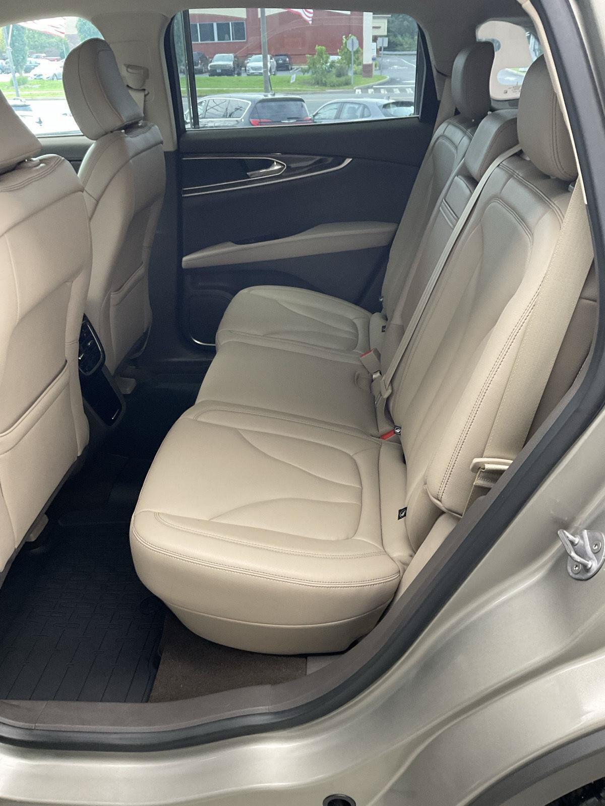 Used 2023 Lincoln Nautilus AWD w/ Premium Package image 10