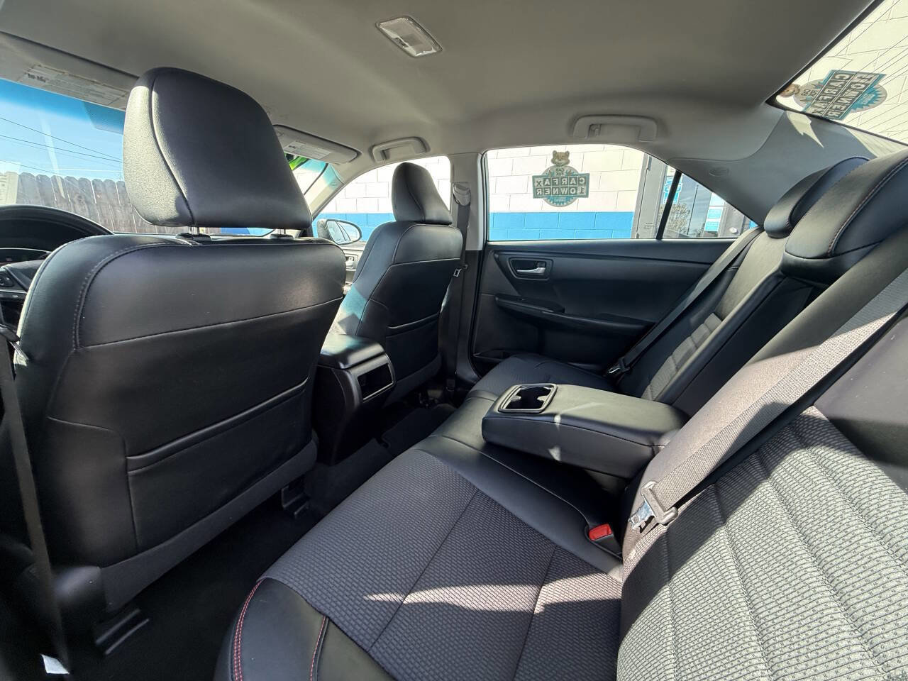 Used 2016 Toyota Camry SE image 12