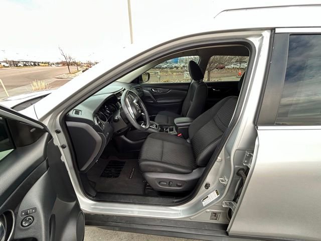 Used 2020 Nissan Rogue SV image 16