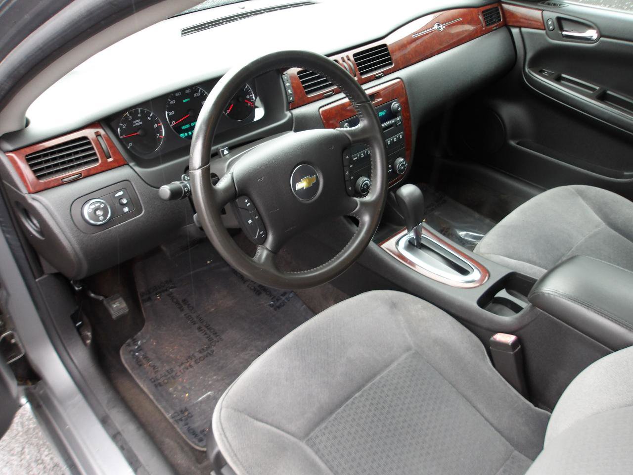 Used 2006 Chevrolet Impala LT image 9