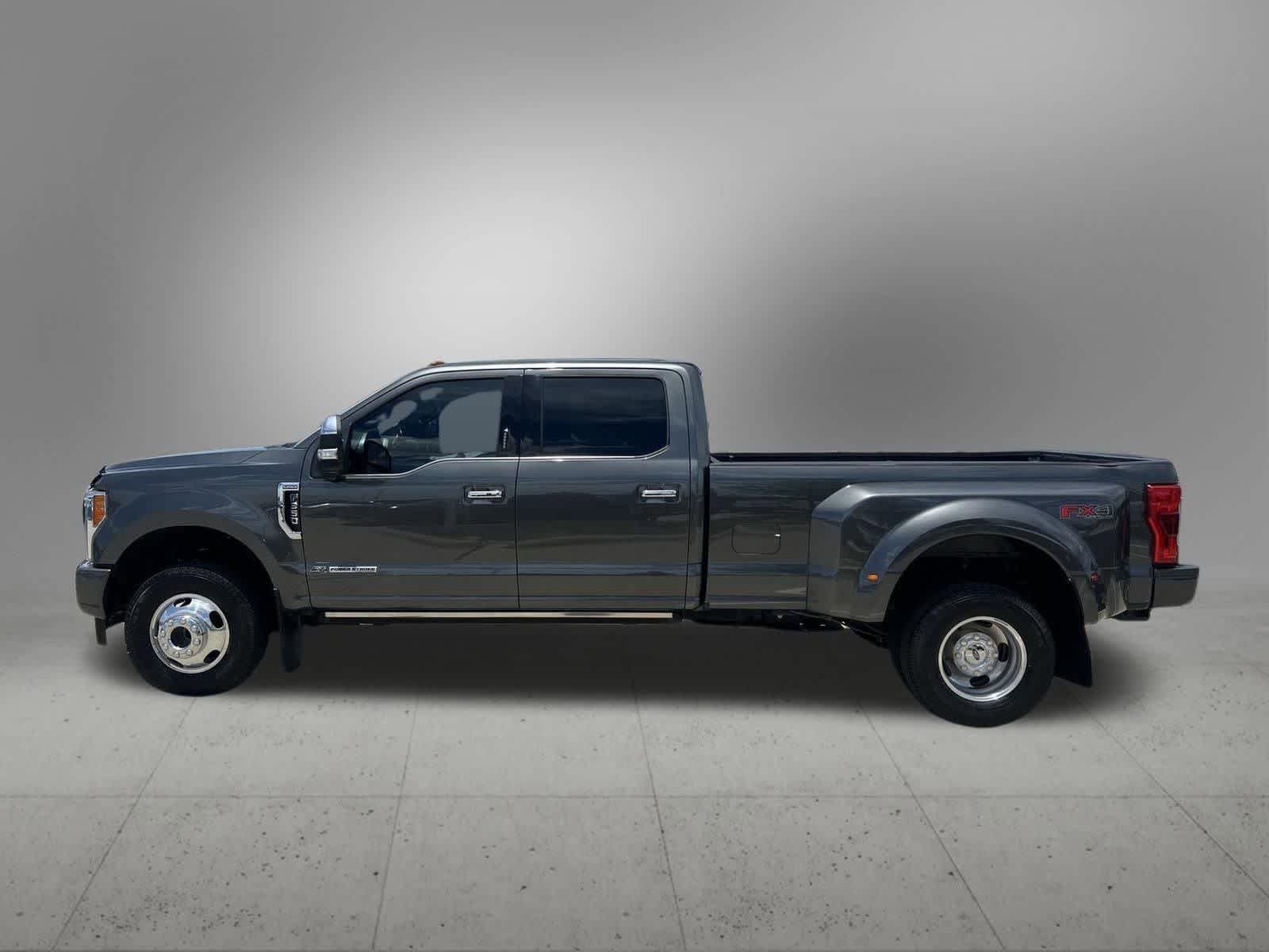 Used 2019 Ford F350 Platinum w/ Platinum Ultimate Package AWD/4WD image 10