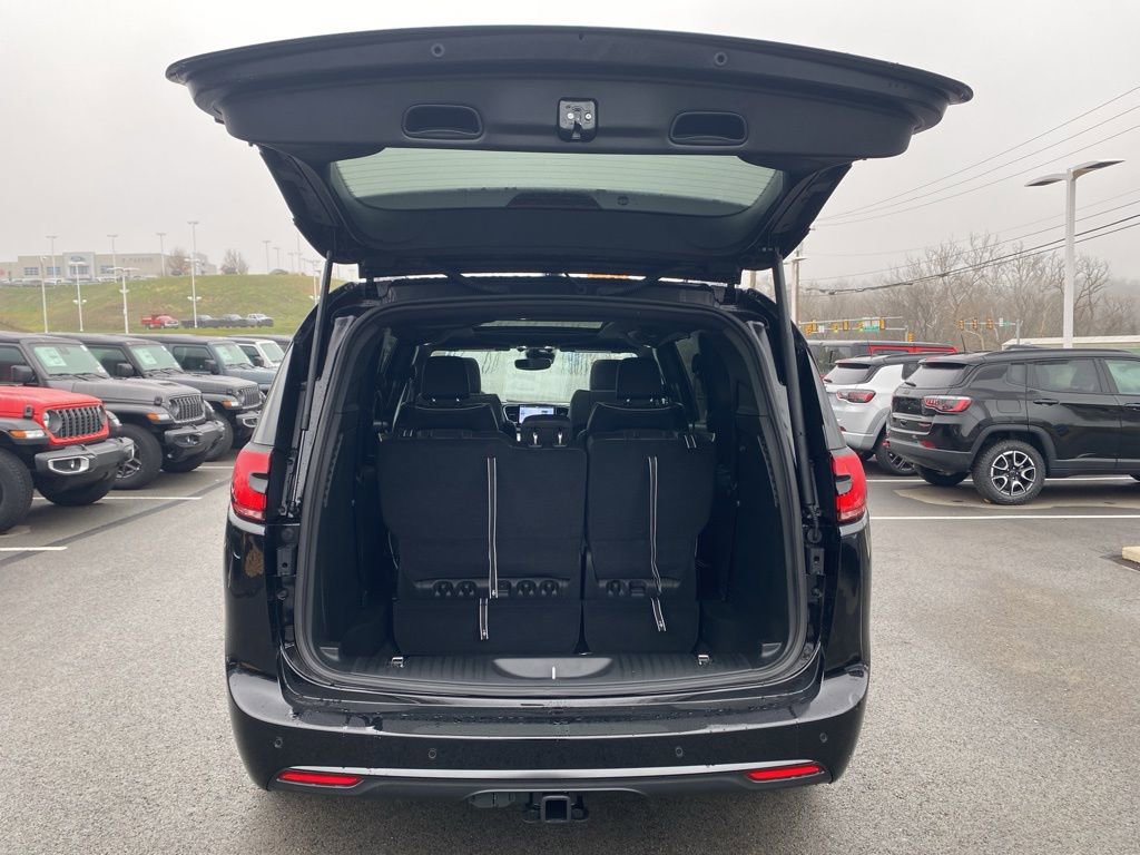 New 2026 Chrysler Pacifica Limited w/ S Appearance Package AWD/4WD image 20
