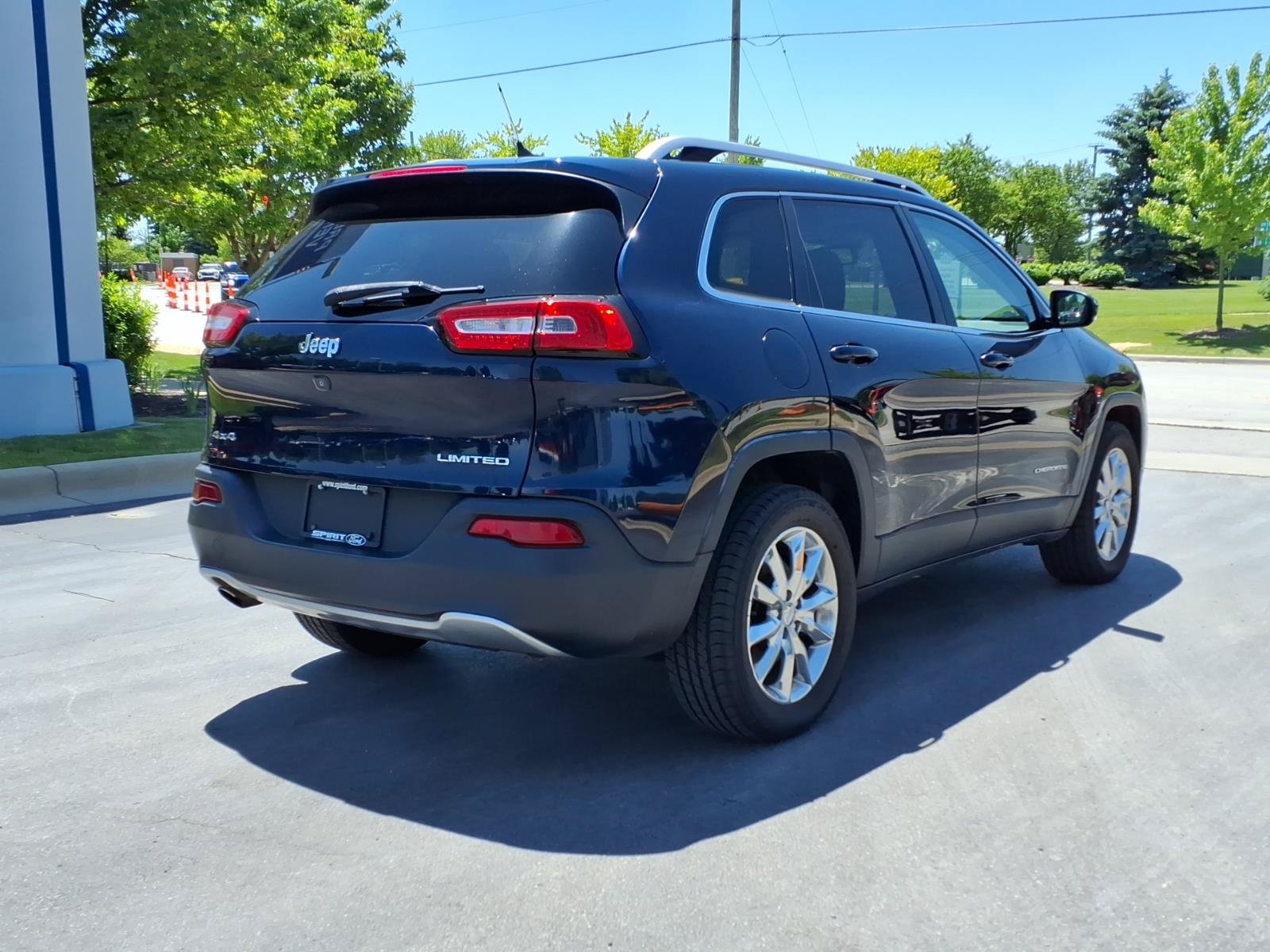 Used 2014 Jeep Cherokee Limited AWD/4WD image 5