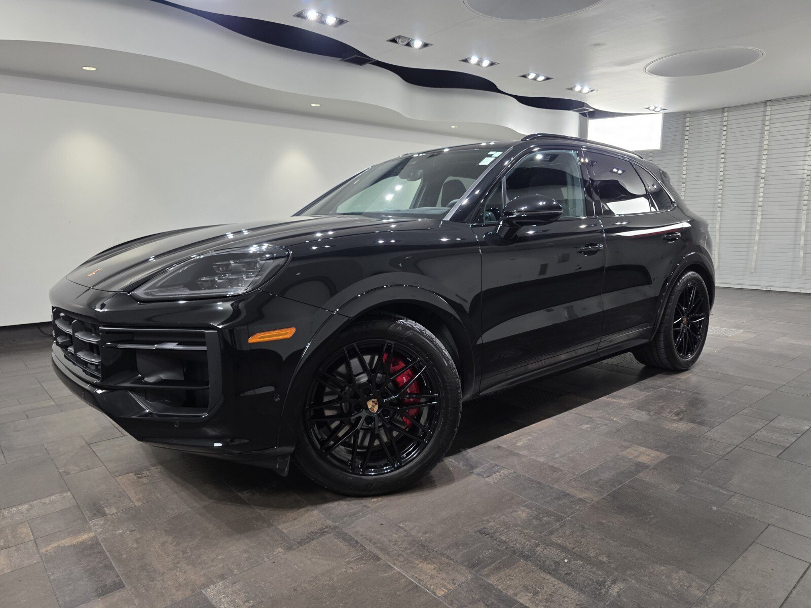 Used 2025 Porsche Cayenne GTS AWD/4WD image 1