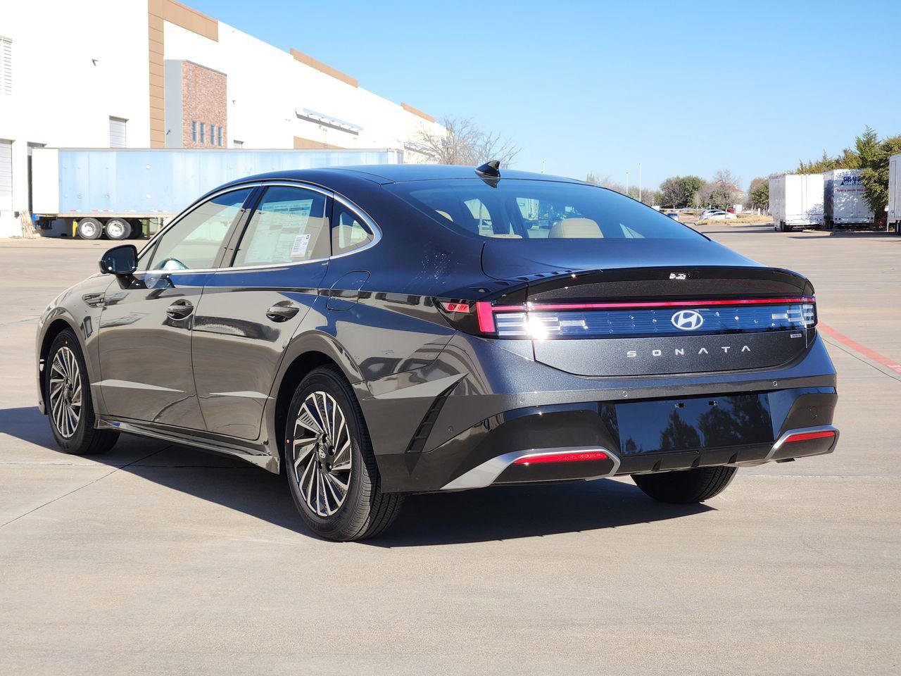 New 2026 Hyundai Sonata Limited FWD image 3