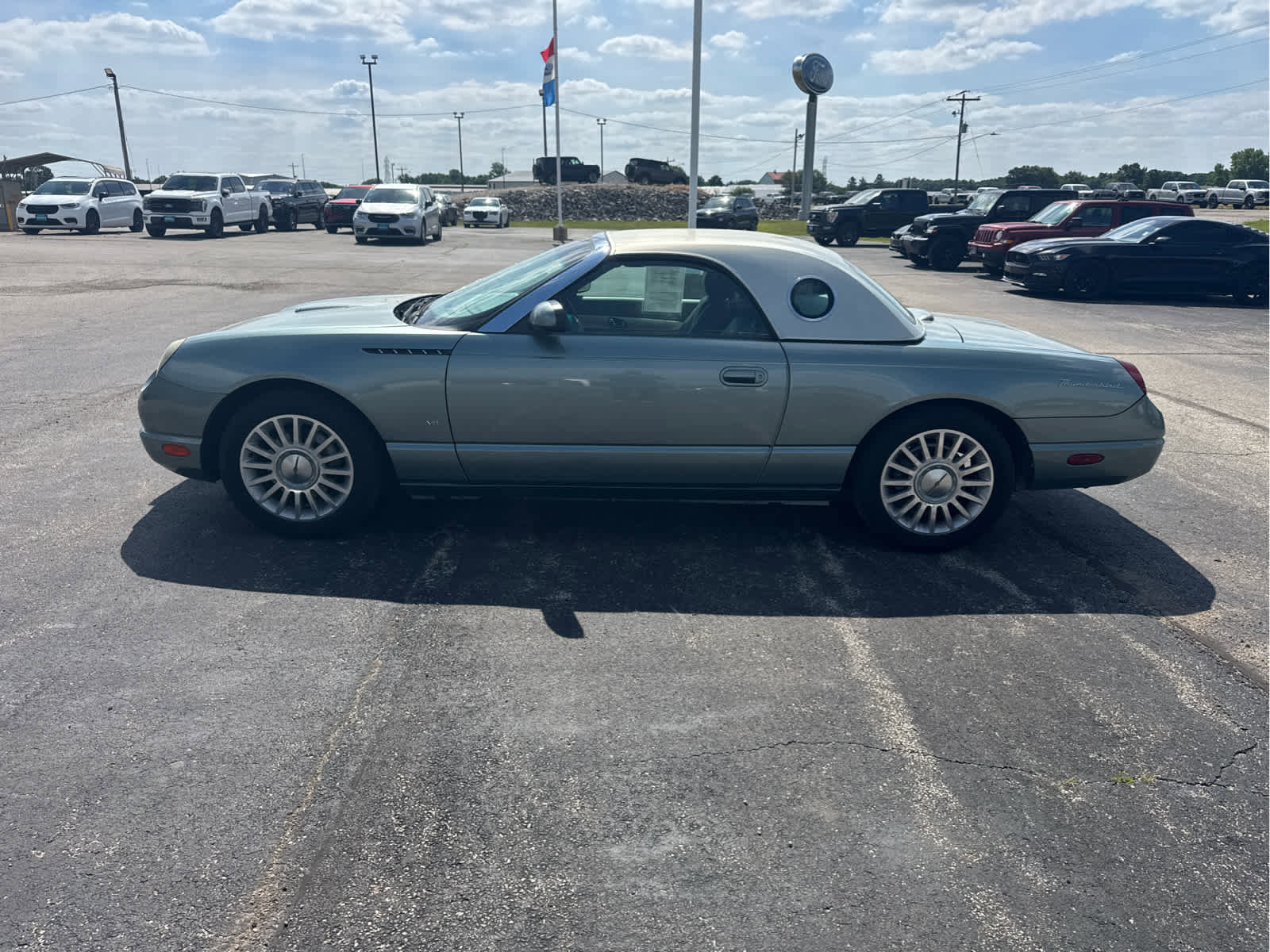 Used 2004 Ford Thunderbird Pacific Coast RWD image 2