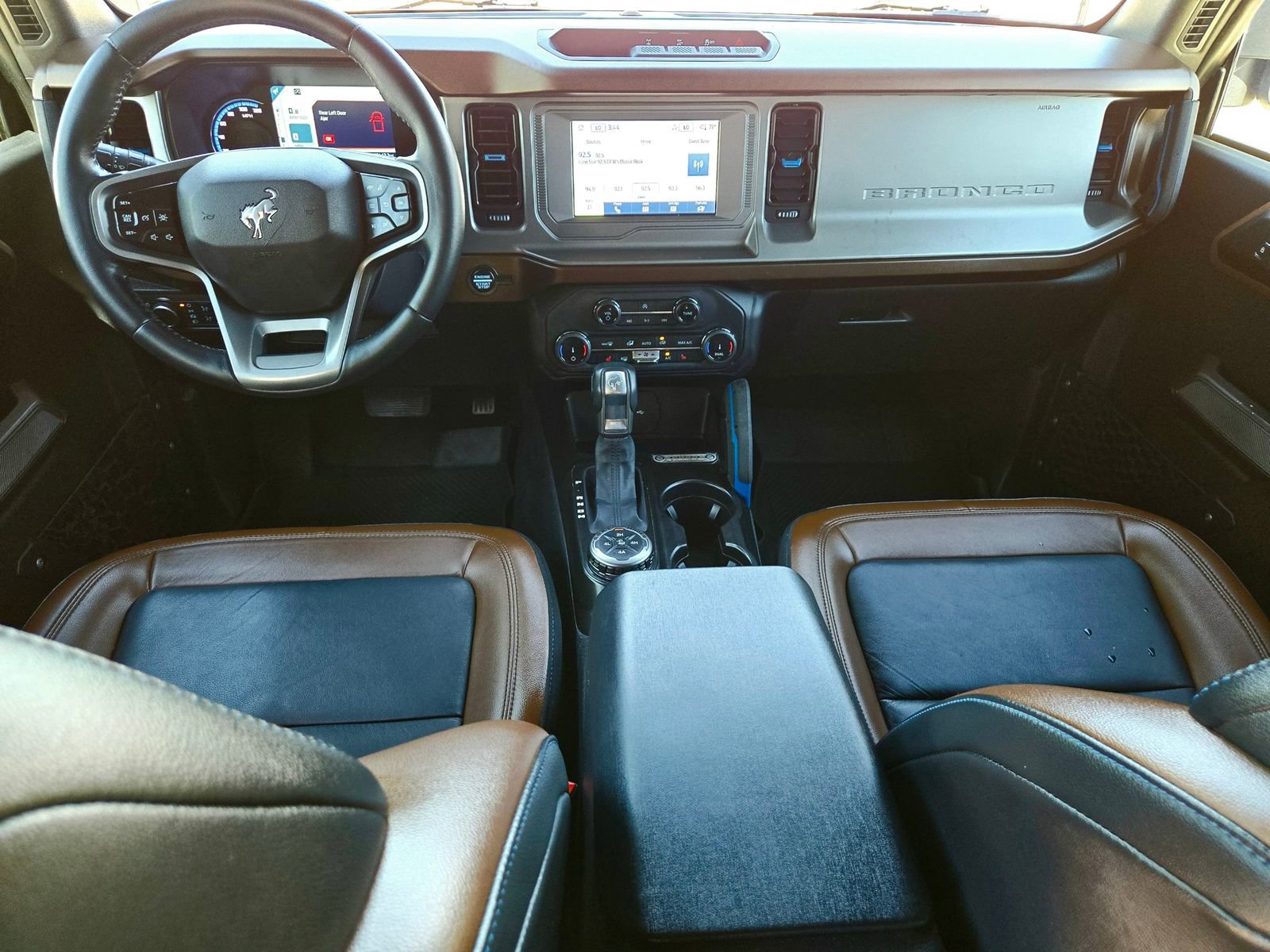 Used 2022 Ford Bronco Outer Banks image 8