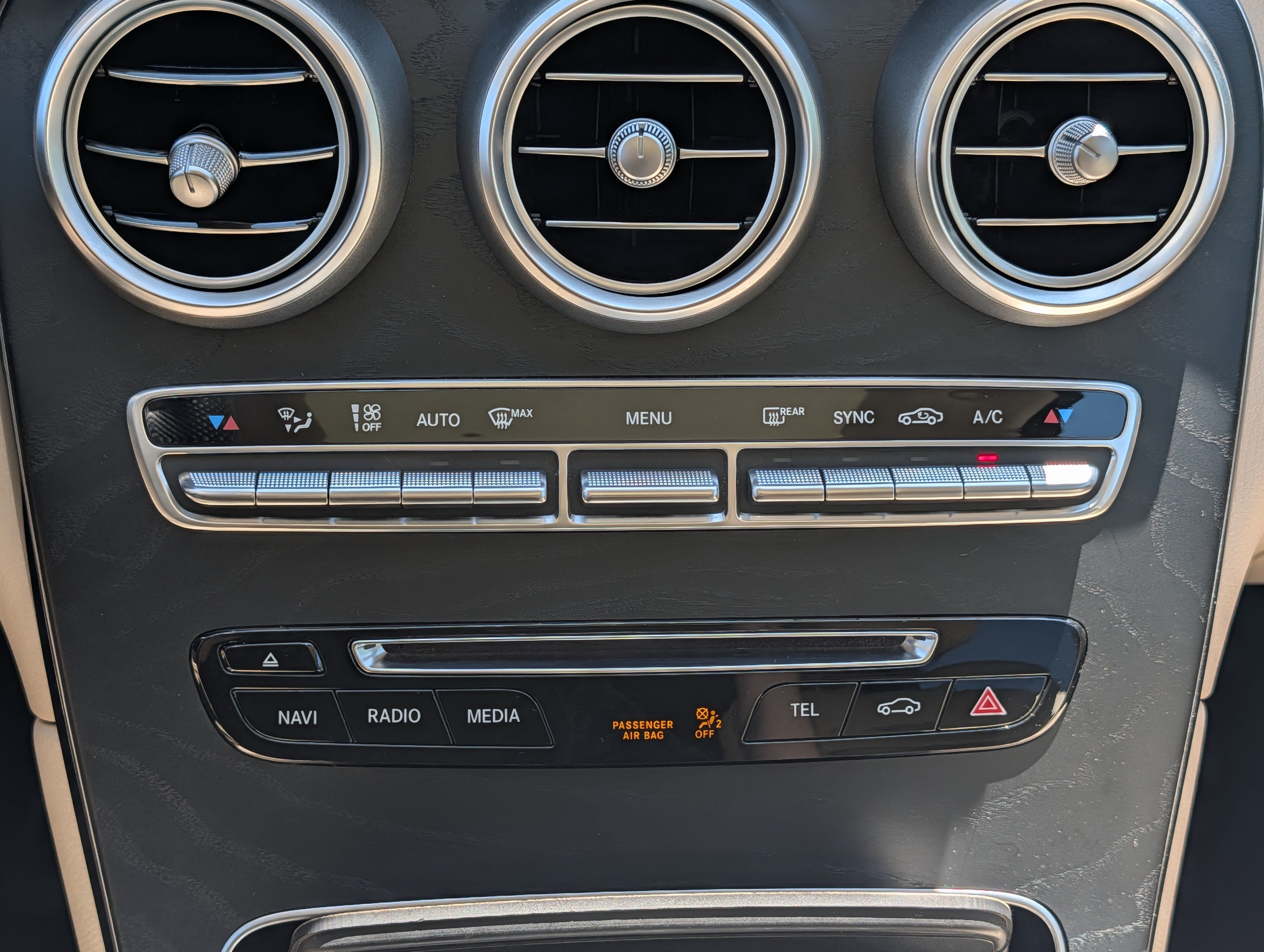 Used 2017 Mercedes-Benz GLC 300 4MATIC image 25