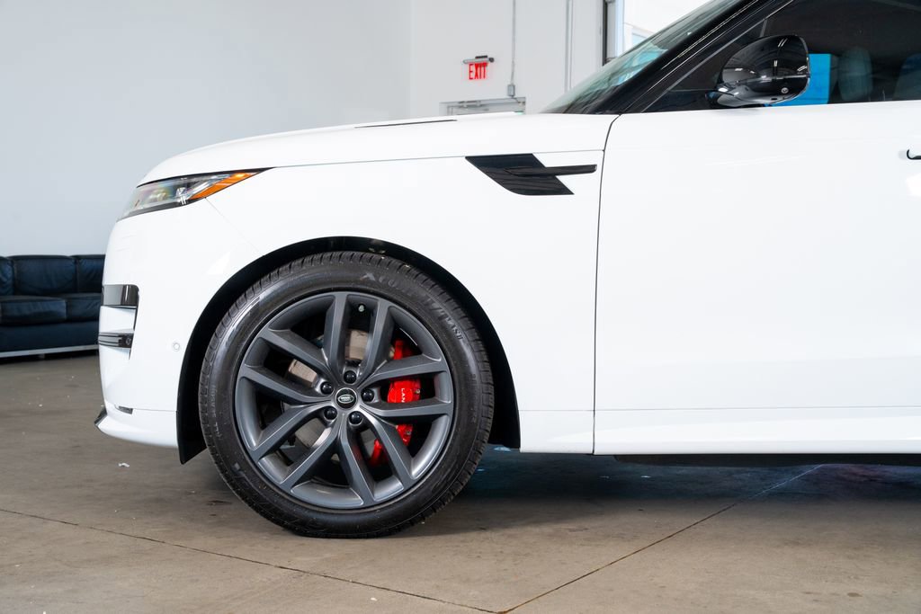 Used 2025 Land Rover Range Rover Sport Dynamic SE image 21