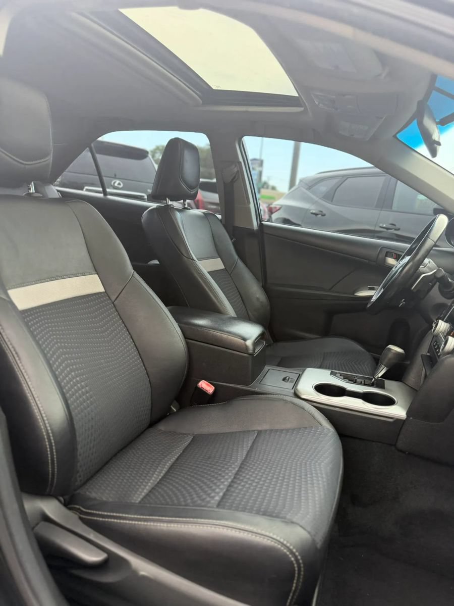 Used 2012 Toyota Camry SE FWD image 15