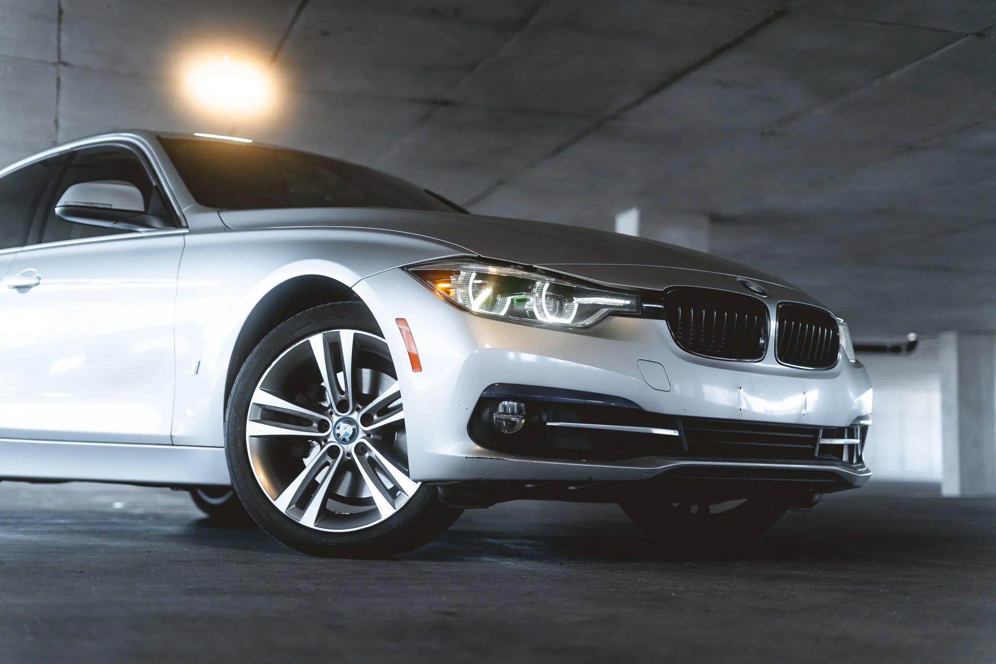 Used 2018 BMW 330e 330e iPerformance Sedan 4D image 3