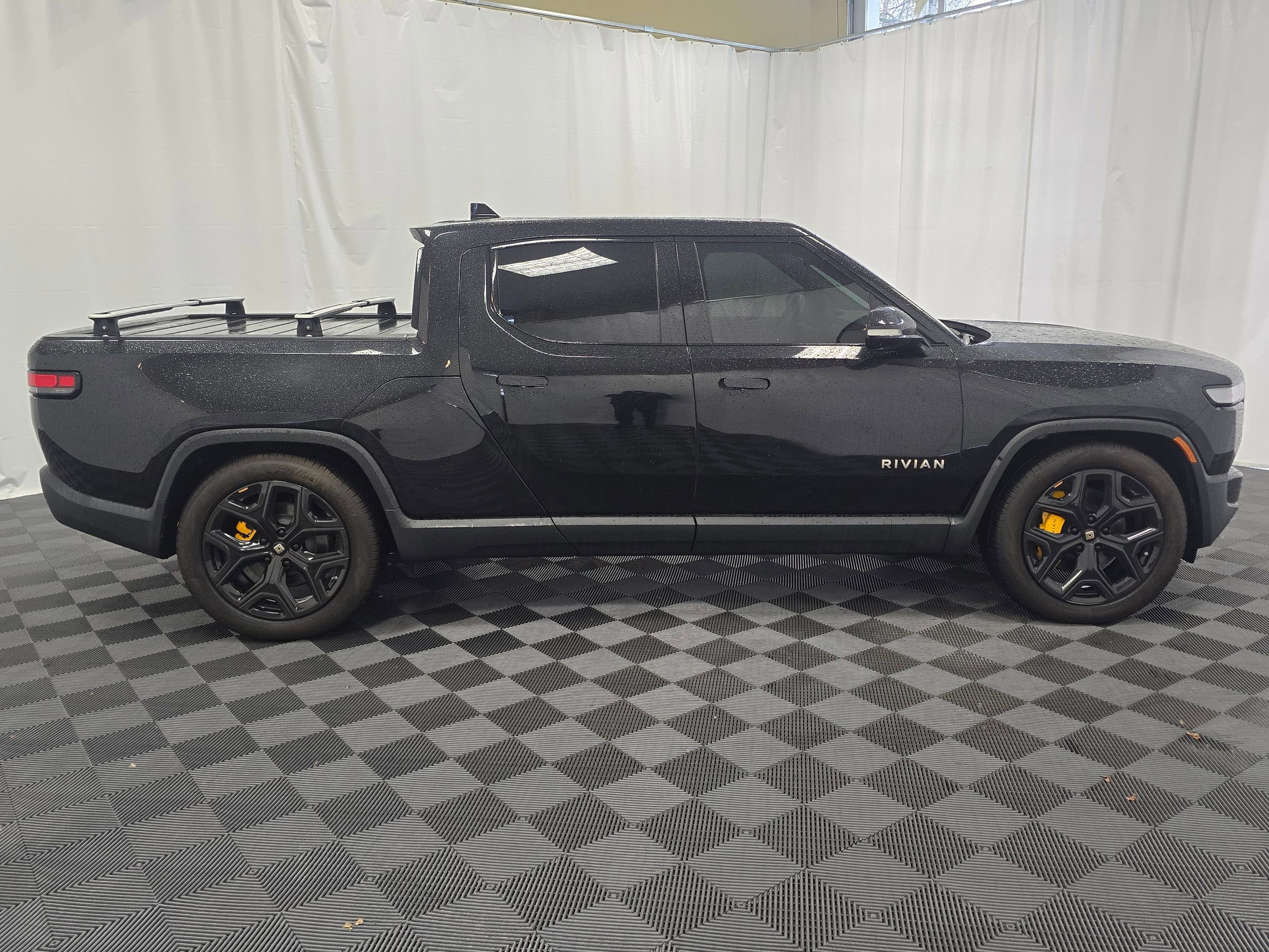 Used 2022 Rivian R1T Adventure image 7