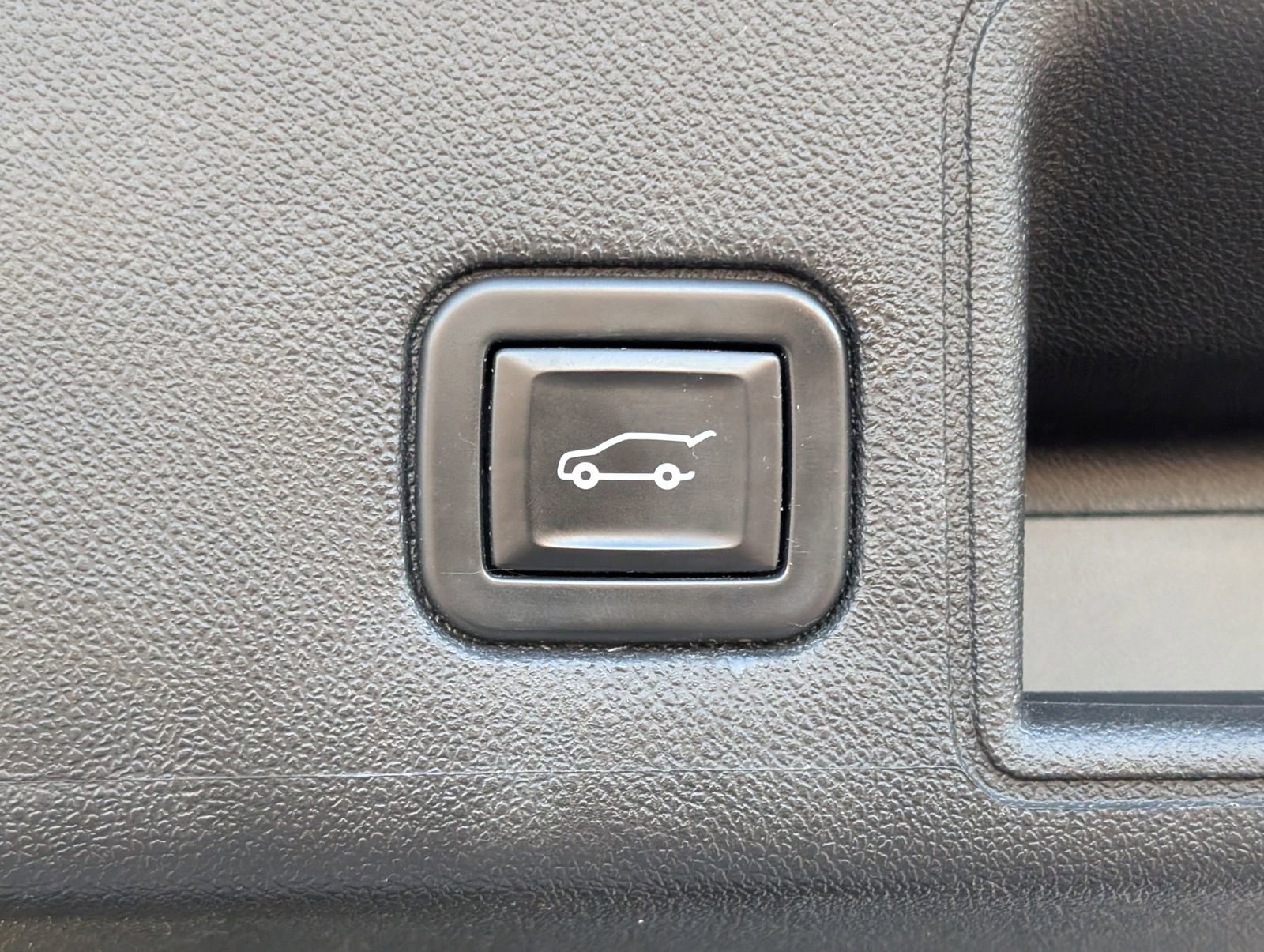 Used 2020 GMC Terrain SLE w/ Driver Convenience Package image 15