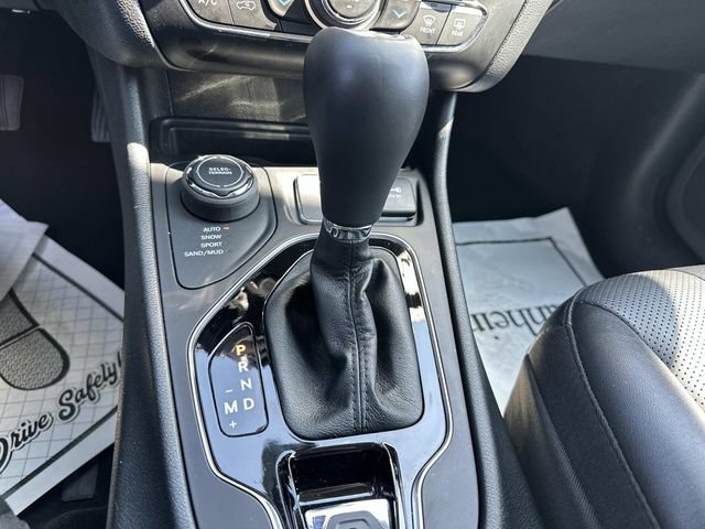 Used 2023 Jeep Cherokee Altitude Lux AWD/4WD image 29
